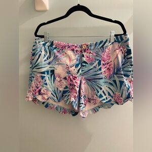 Lilly Pulitzer 5" Buttercup Mid Rise Short. Size 12